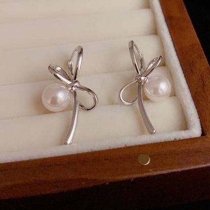 Classic Pearl Earring with Timeless Appeal