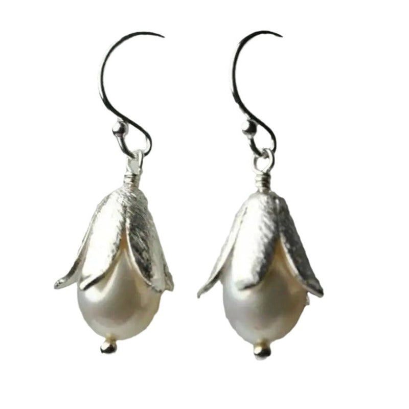 Romantic Pearl Earring for Special Moments