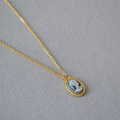 Beautiful Pearl Necklace with Unique Style