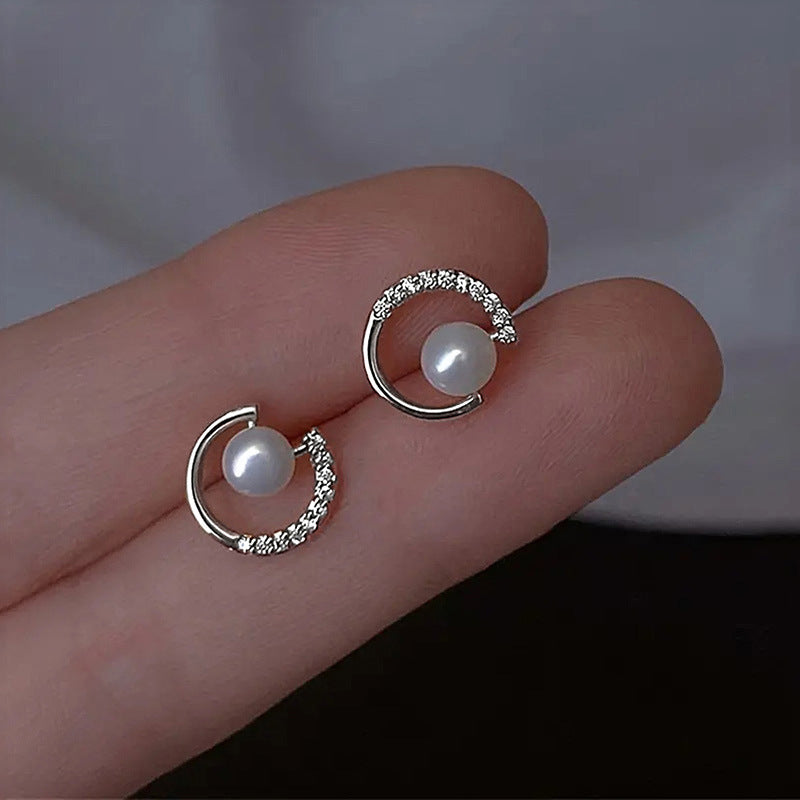Romantic Pearl Earring for Special Moments