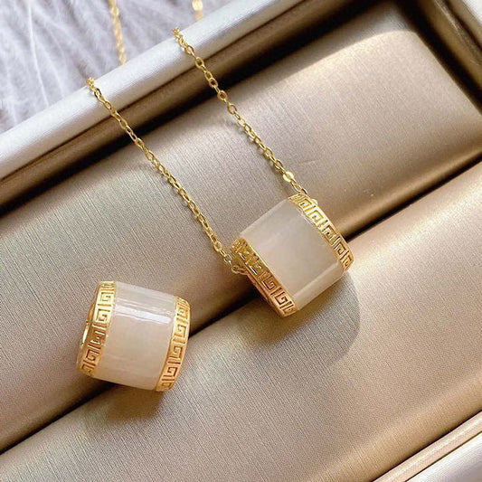 Stunning Silver Necklace for Daily Wear