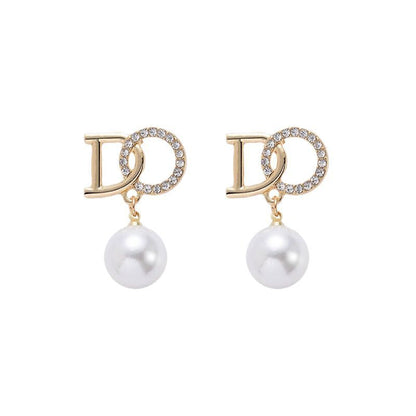 Beautiful Pearl Earring with Unique Style