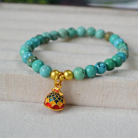 Romantic Gold Bracelet for Special Moments