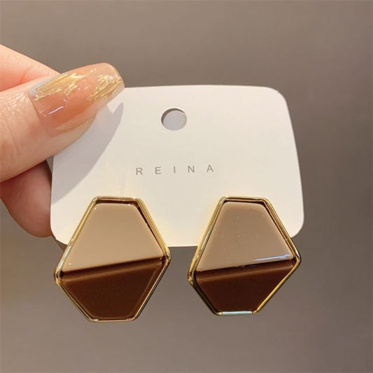 Classic Earring with Timeless Appeal