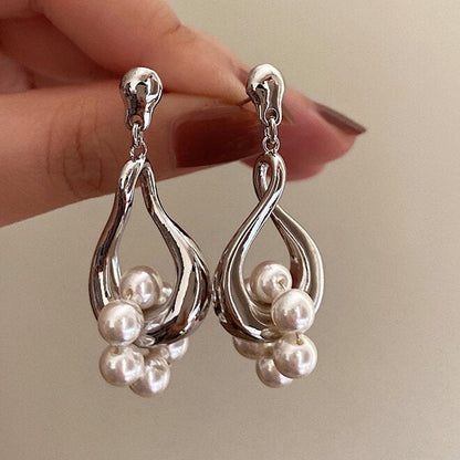Classic Pearl Earring with Timeless Appeal
