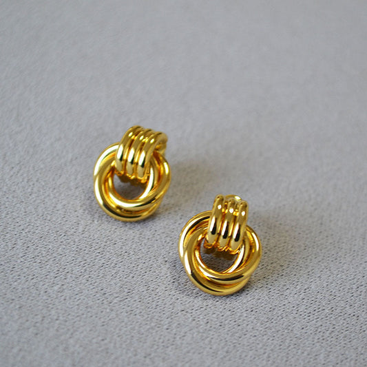 Elegant Gold Earring for Every Occasion