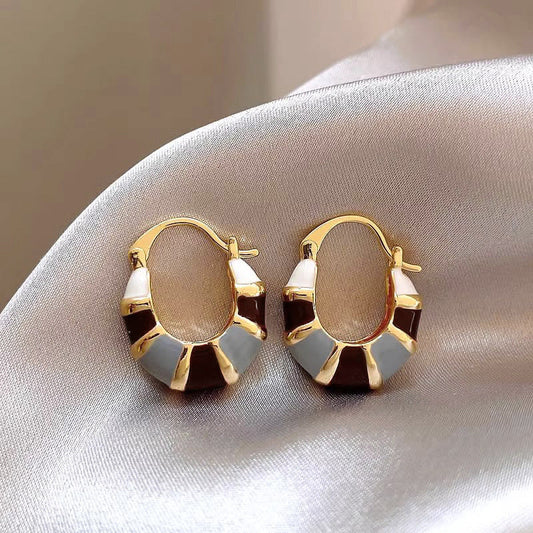 Charming Piece for Any Occasion
