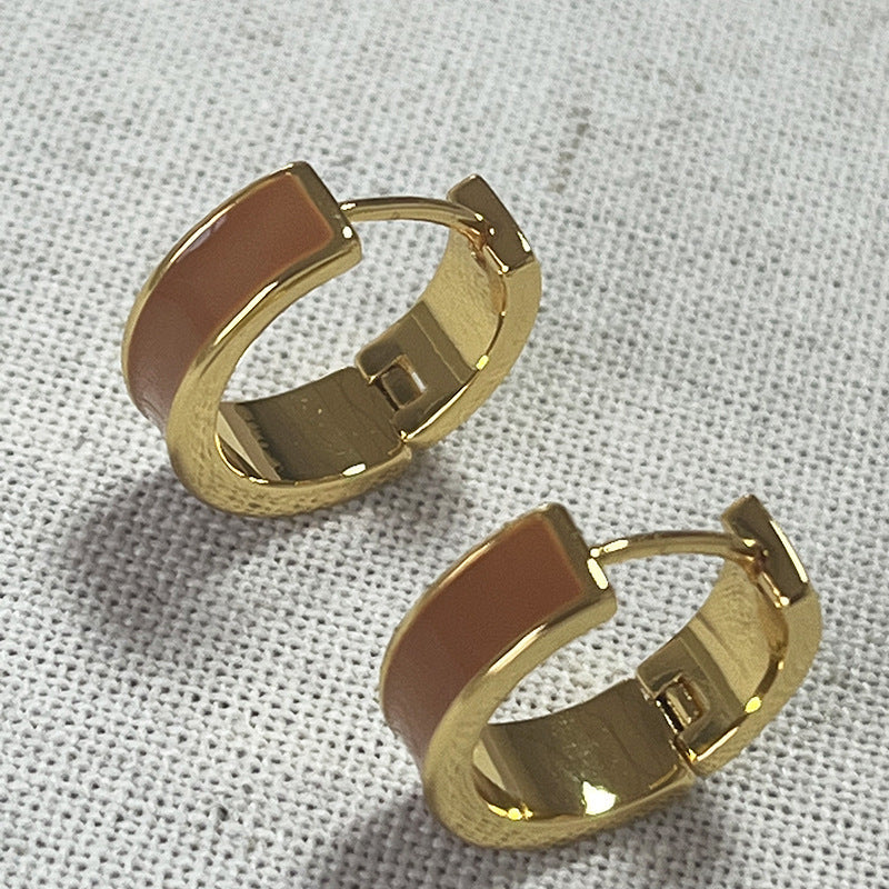 Beautiful Gold Earring with Unique Style