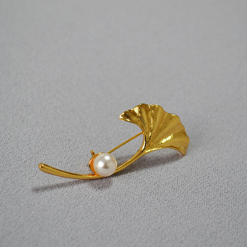 Beautiful Gold Piece with Unique Style