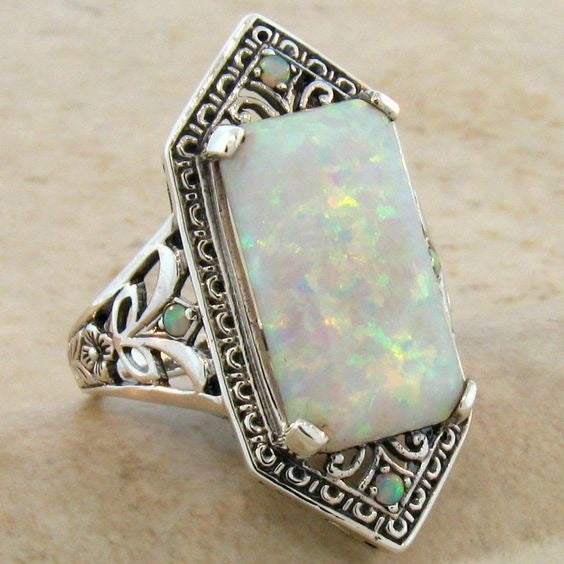 Classic Silver Ring with Timeless Appeal