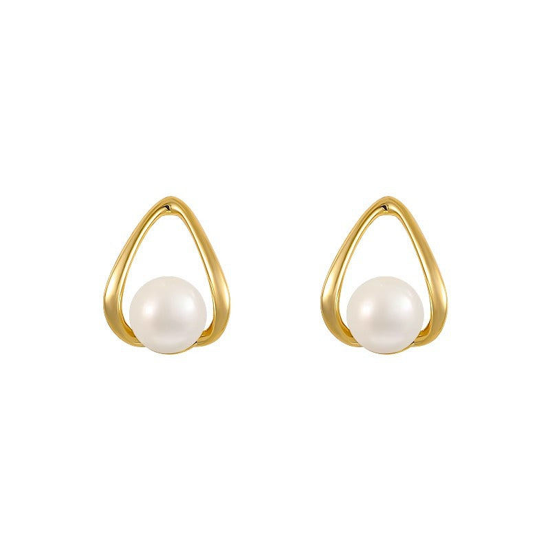 Romantic Pearl Earring for Special Moments