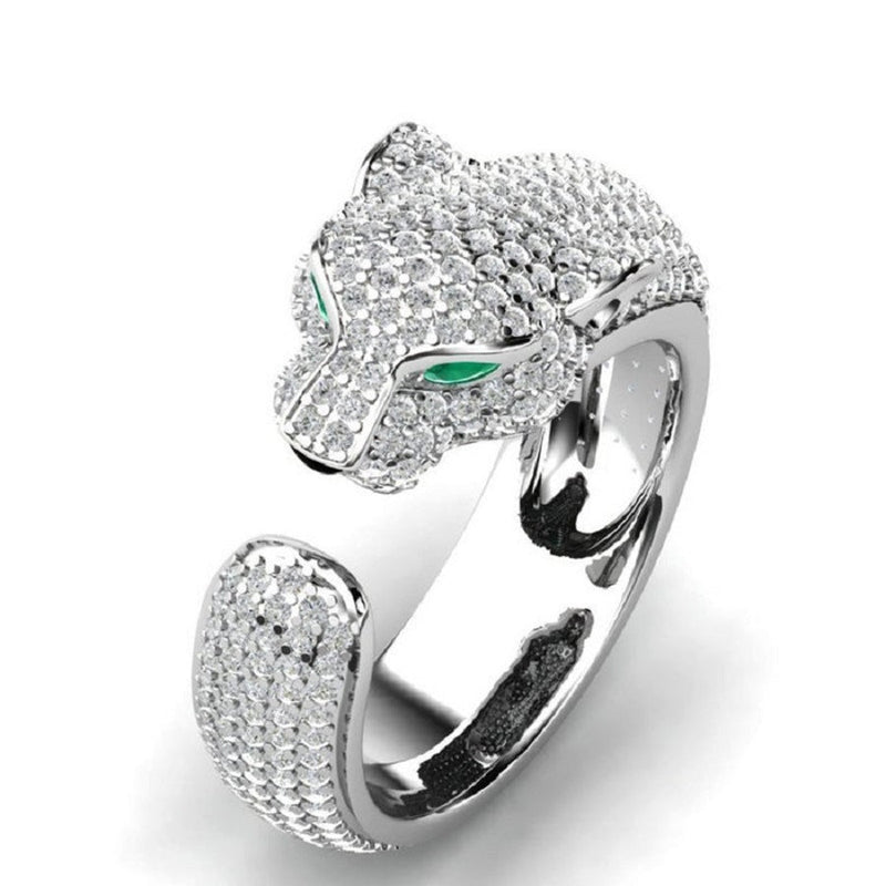 Classic Gold Ring with Timeless Appeal