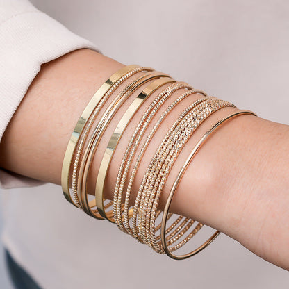 Classic Gold Bracelet with Timeless Appeal
