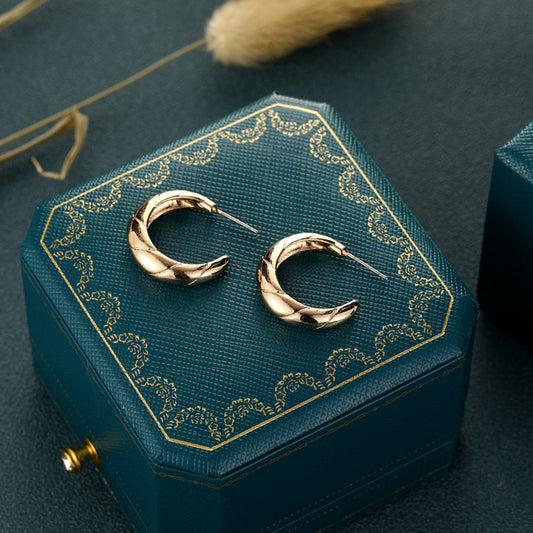 Elegant Gold Earring for Every Occasion