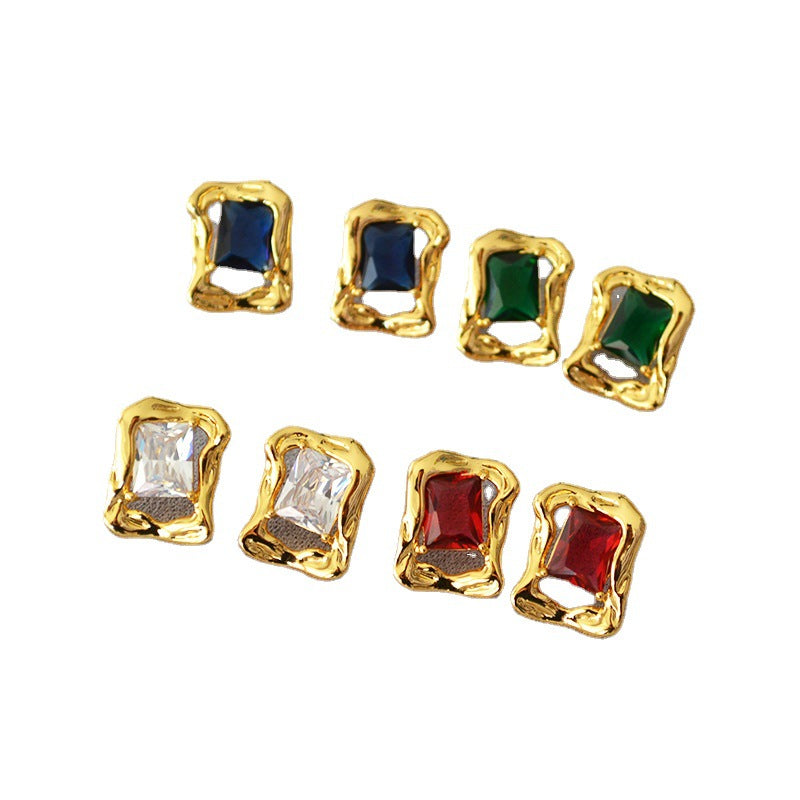 Beautiful Gold Earring with Unique Style
