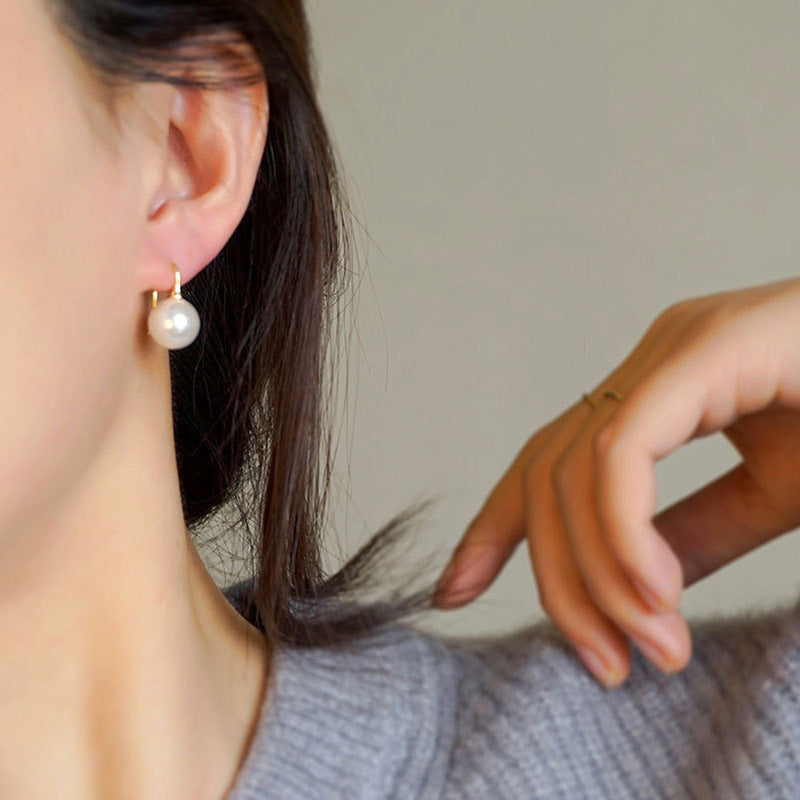 Romantic Pearl Earring for Special Moments