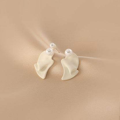 Stunning Pearl Earring for Daily Wear