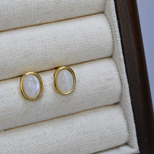 Delicate Artisan Gold Earring