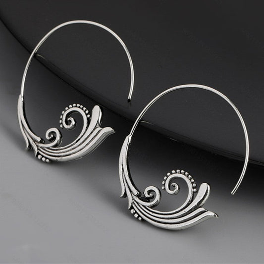 Charming Silver Earring for Any Occasion