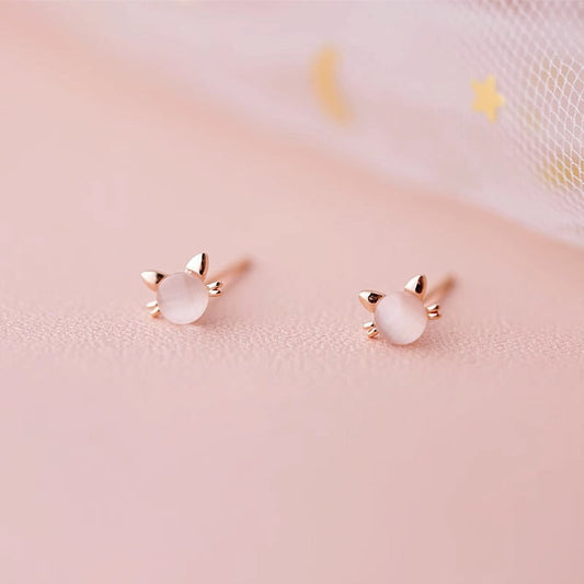 Beautiful Pearl Earring with Unique Style