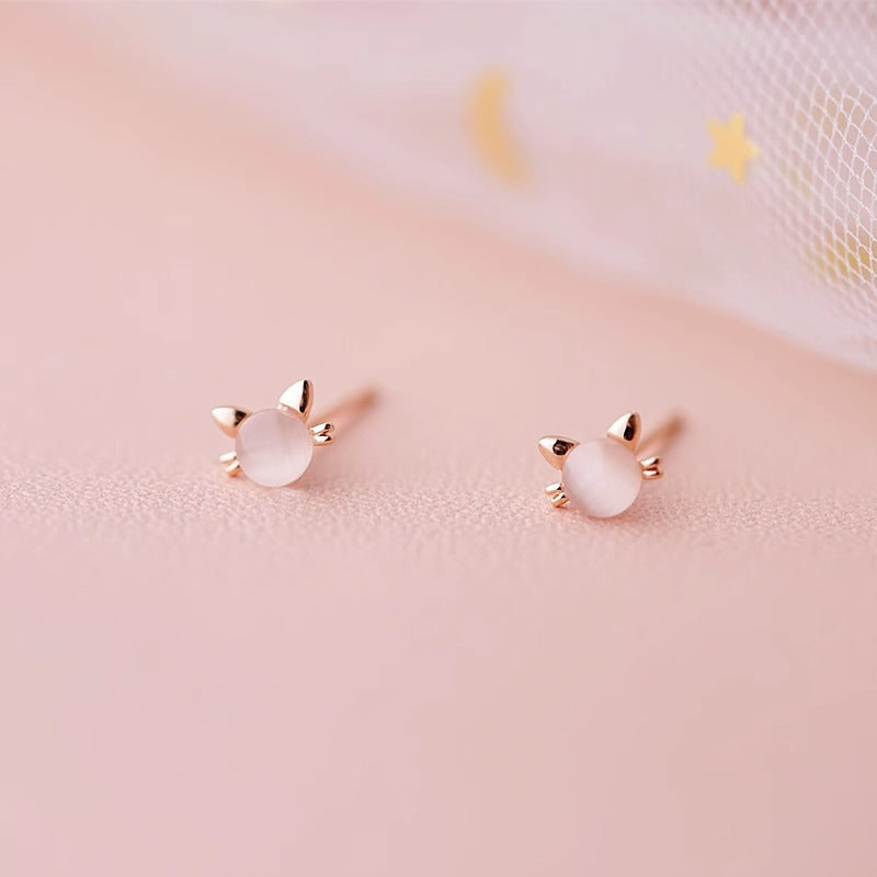 Beautiful Pearl Earring with Unique Style