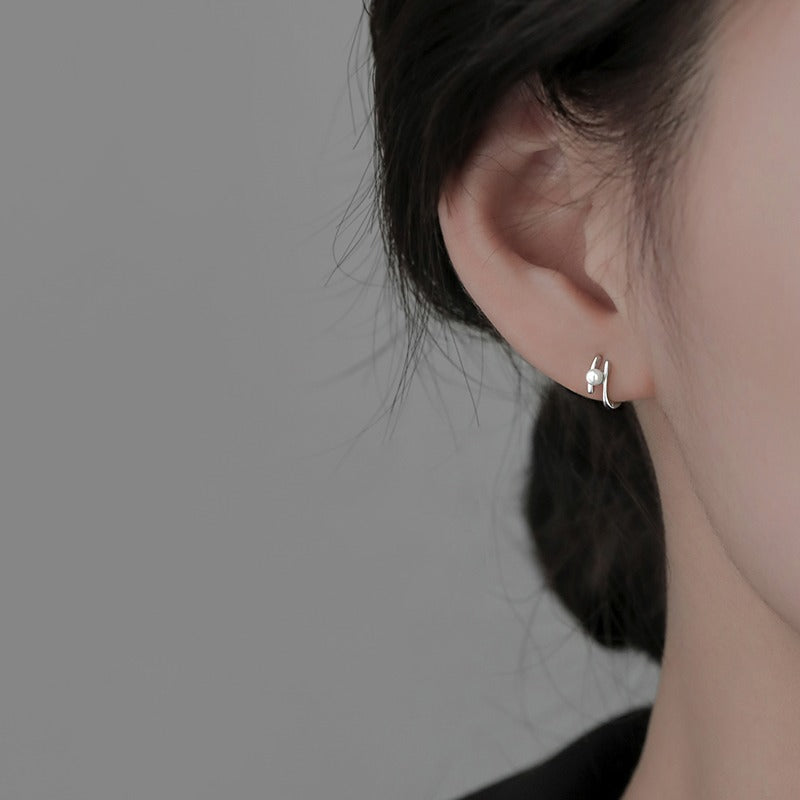 Classic Pearl Earring with Timeless Appeal