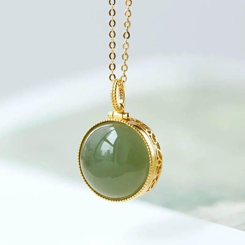 Beautiful Gold Necklace with Unique Style