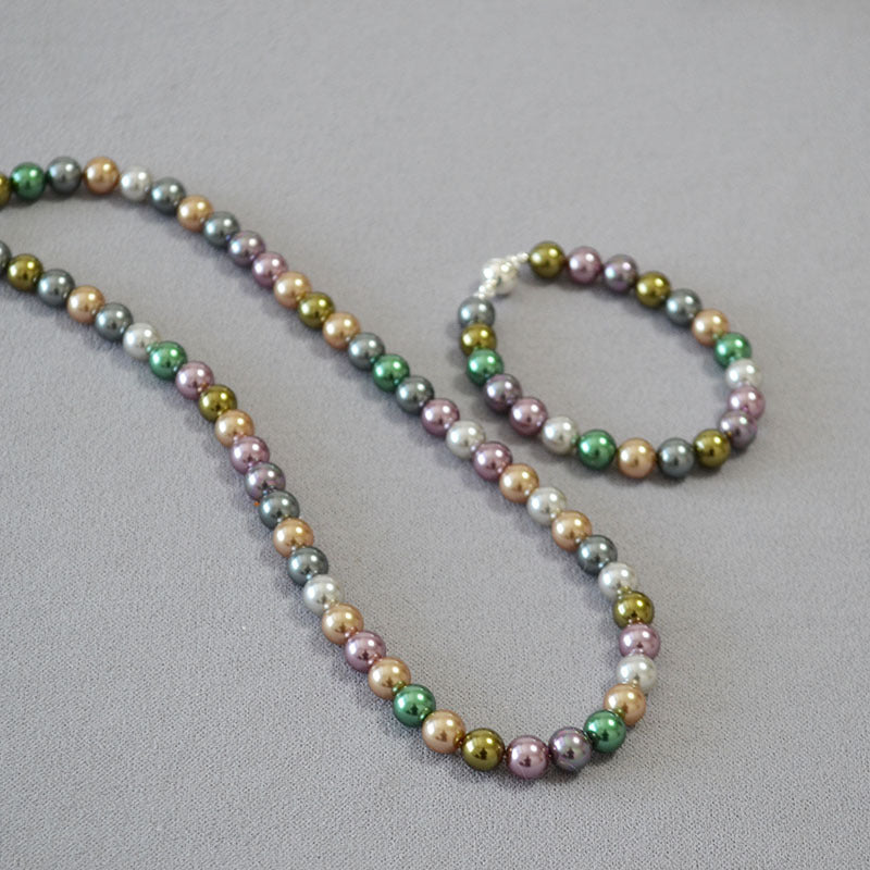 Beautiful Pearl Necklace with Unique Style