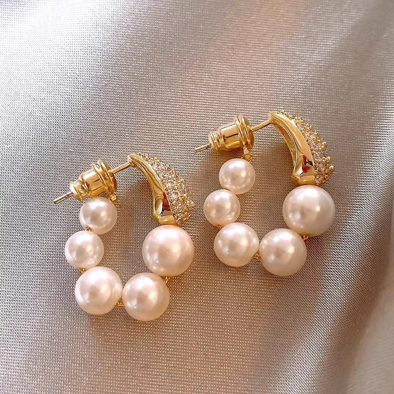 Charming Pearl Earring for Any Occasion