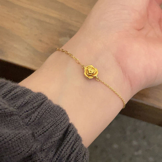 Charming Gold Bracelet for Any Occasion