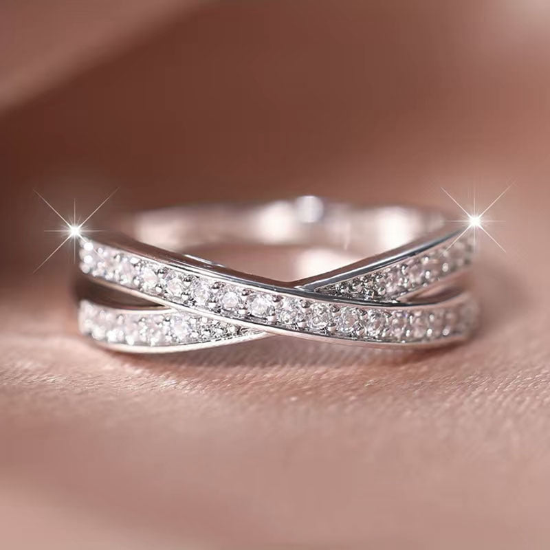 Classic Silver Ring with Timeless Appeal