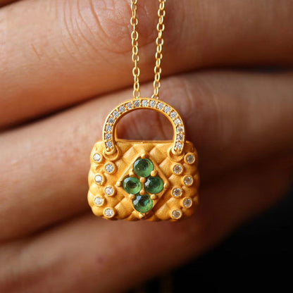 Romantic Gold Necklace for Special Moments