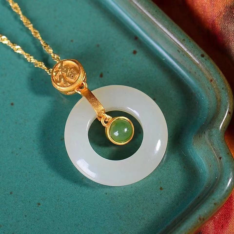 Beautiful Gold Necklace with Unique Style