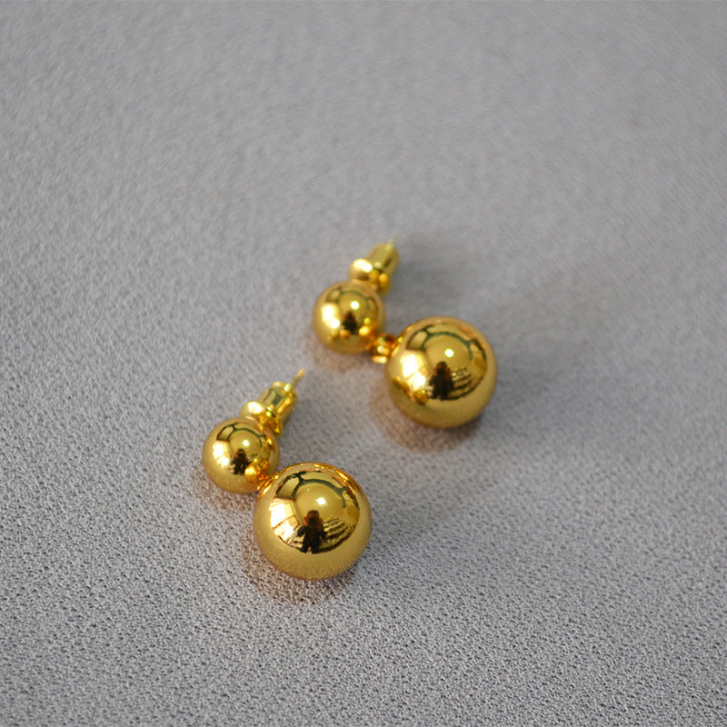 Beautiful Gold Earring with Unique Style