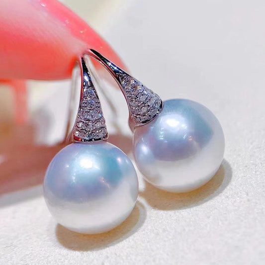 Beautiful Pearl Earring with Unique Style