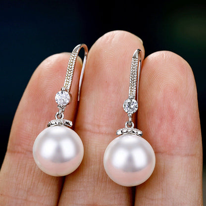 Classic Pearl Earring with Timeless Appeal