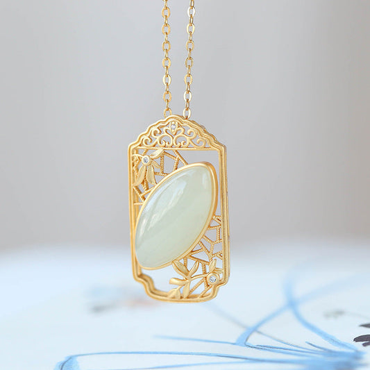 Classic Silver Necklace with Timeless Appeal