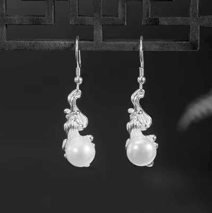 Beautiful Silver Set with Unique Style