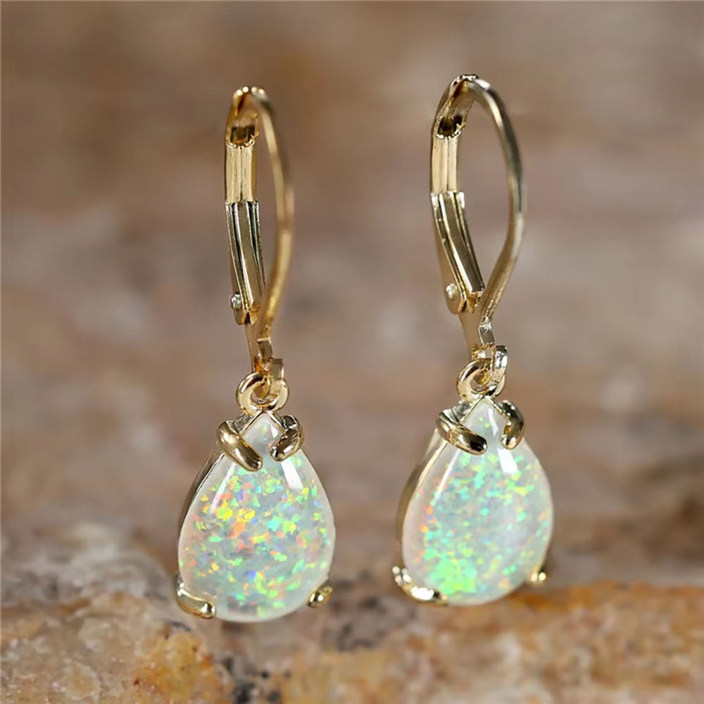 Charming Gold Earring for Any Occasion