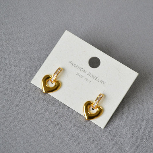 Delicate Artisan Gold Earring