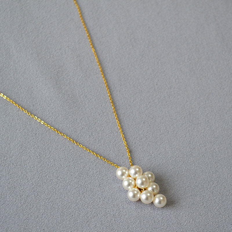 Classic Pearl Necklace with Timeless Appeal