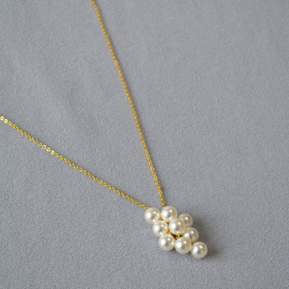Classic Pearl Necklace with Timeless Appeal
