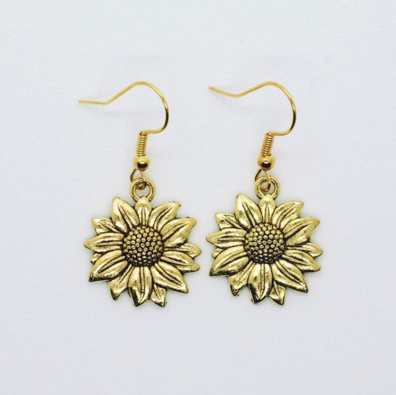 Stunning Earring for Daily Wear