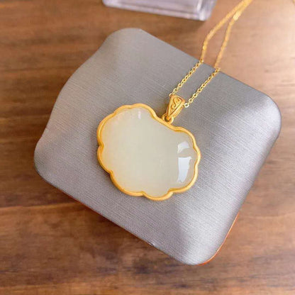 Beautiful Gold Necklace with Unique Style