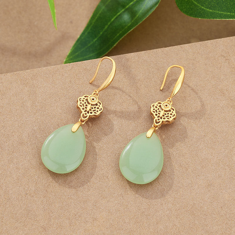 Classic Gold Earring with Timeless Appeal