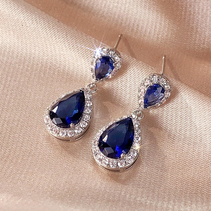 Charming Earring for Any Occasion