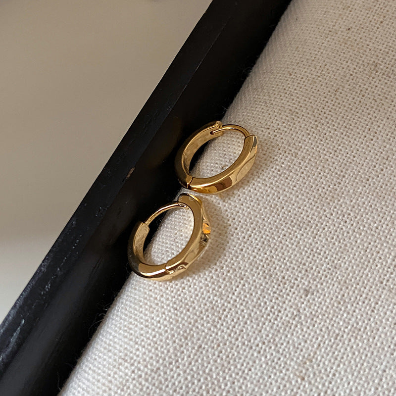 Beautiful Gold Earring with Unique Style