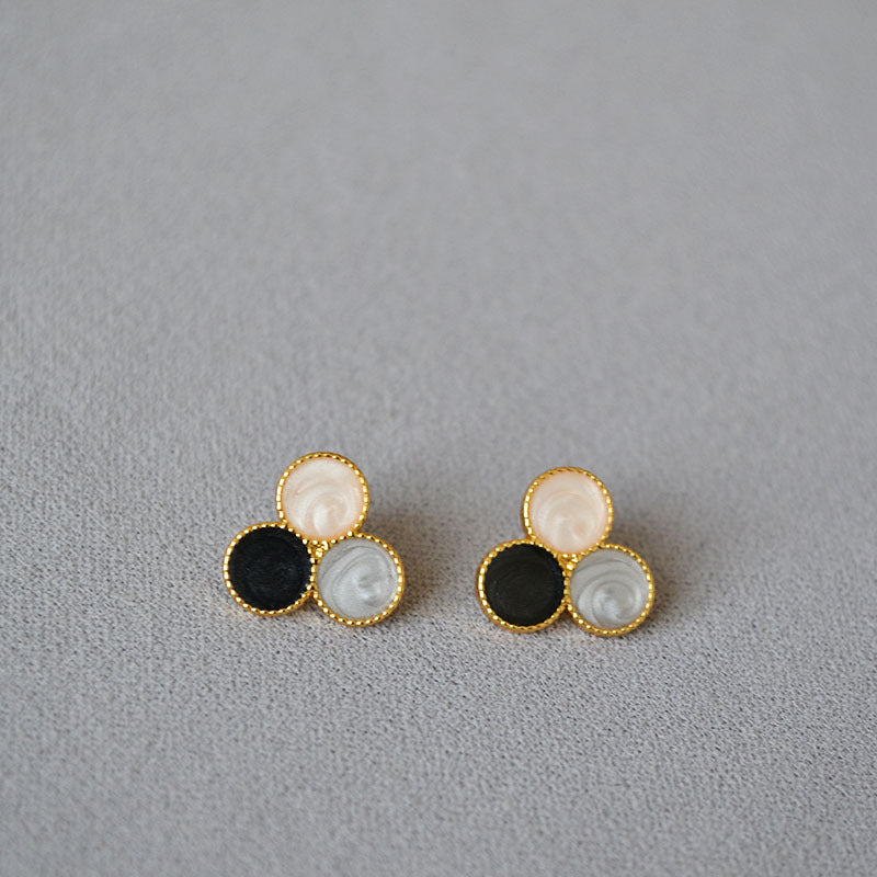Romantic Silver Earring for Special Moments