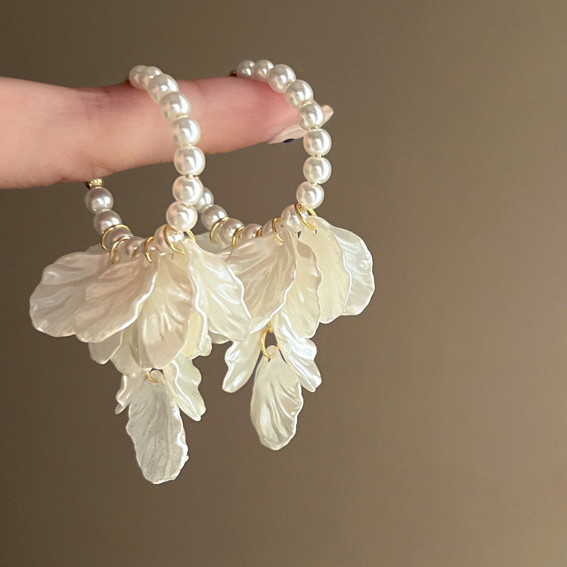 Beautiful Pearl Earring with Unique Style