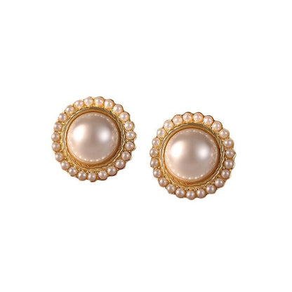 Charming Pearl Earring for Any Occasion